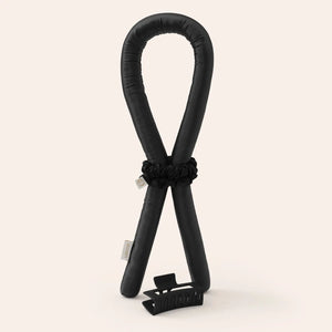 Heatless Curls in Mulberry Silk